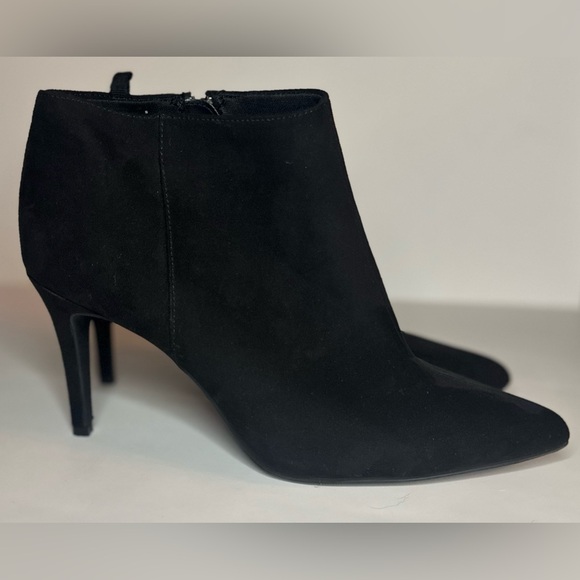 Old Navy Shoes - Old Navy Faux Suede High Heel Zip Pointy Toe Ankle Boots Black Size 9